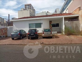 house em Avenida Cipriano Del Favero, Centro - Uberlândia - MG
