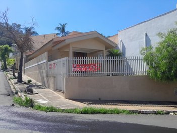 house em Rua Jovelina Dias França, Centro - Santo Antônio da Platina - PR