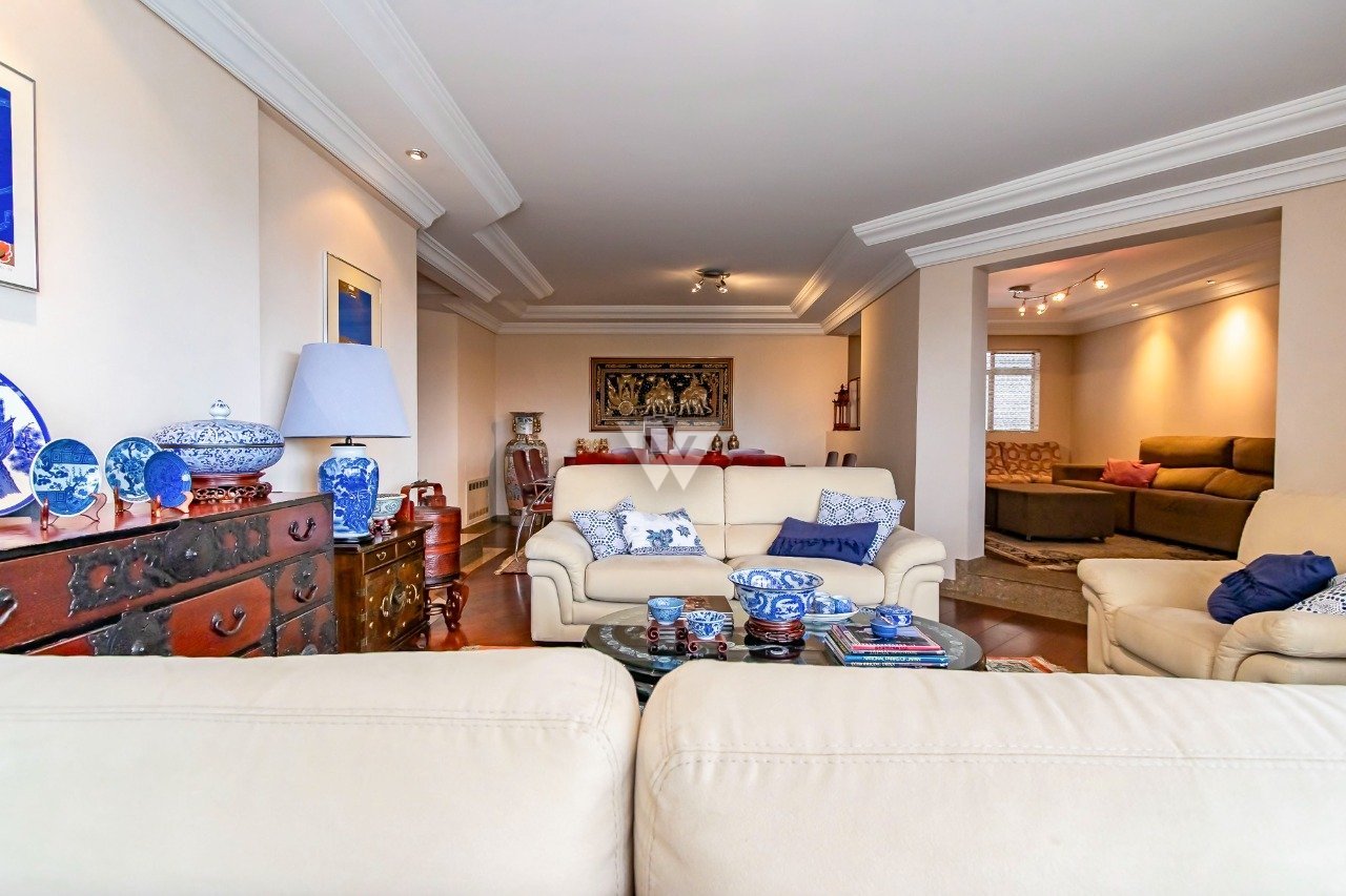 Apartamento - 260  m2 - 4 quartos - 2 suítes - 3 vagas  - Batel