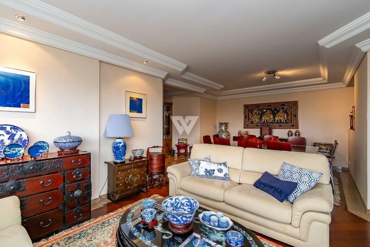 Apartamento - 260  m2 - 4 quartos - 2 suítes - 3 vagas  - Batel