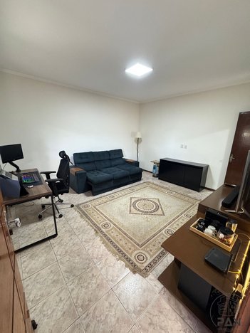 house em Rua Antônio Nicolosi Filho, Jardim Chácara dos Pinheiros - Botucatu - SP