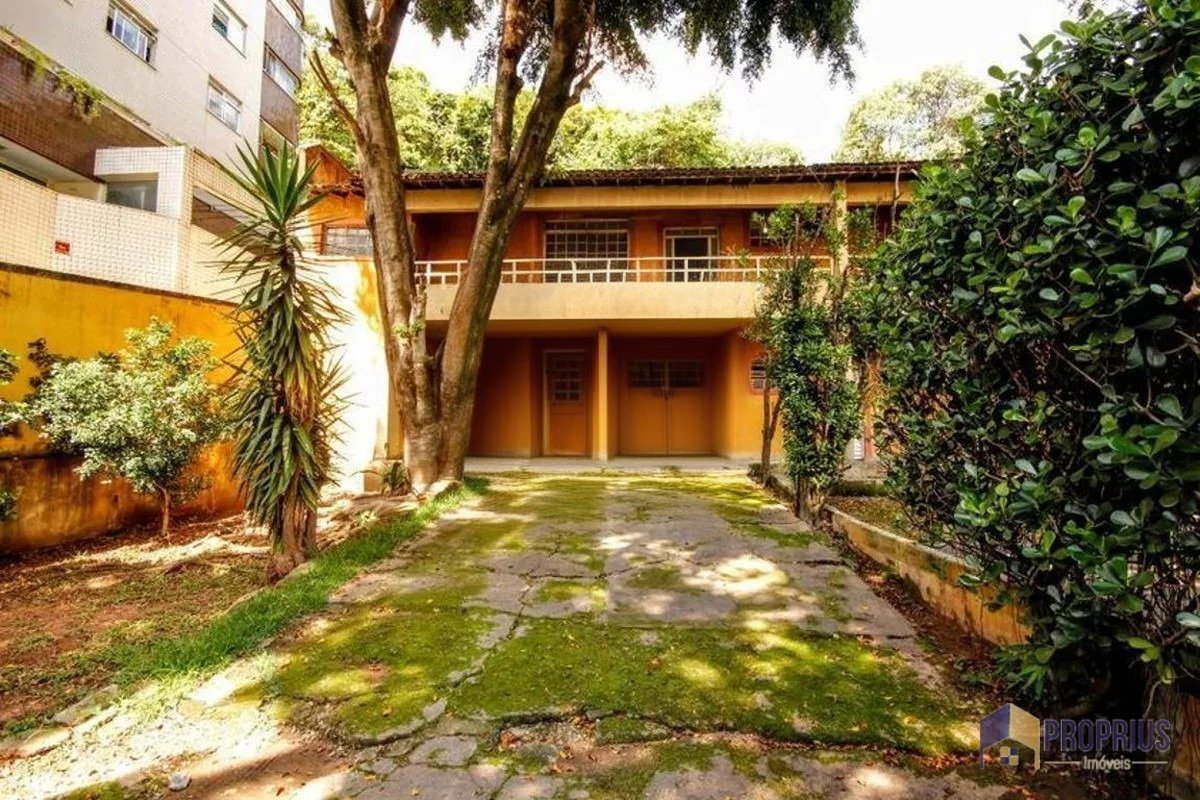 Casa com 4 quartos — Buritis, Belo Horizonte