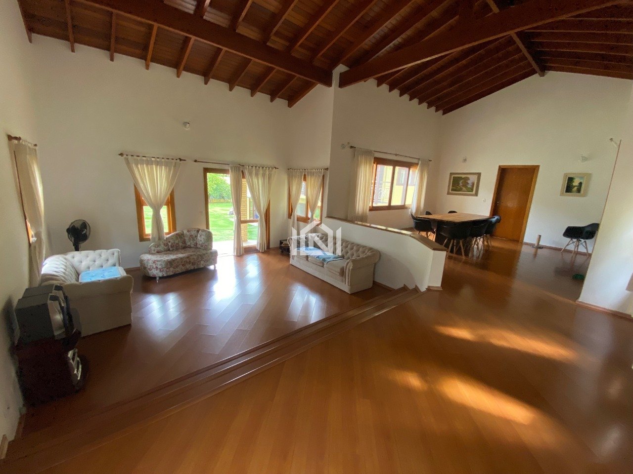 Casa a venda no monte catine sala