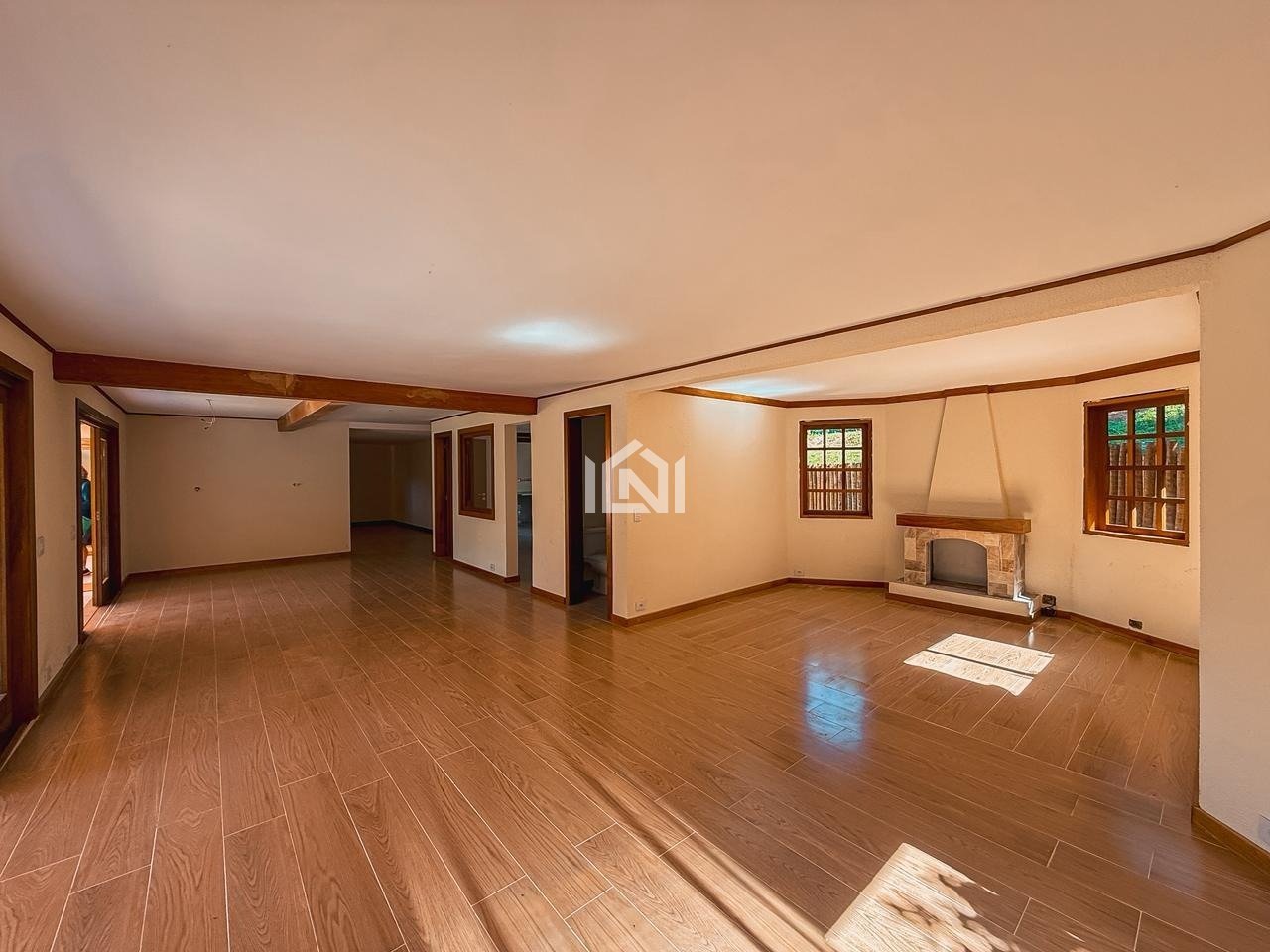 casa a venda no condominio sao fernando golf club - sala para 3 ambientes