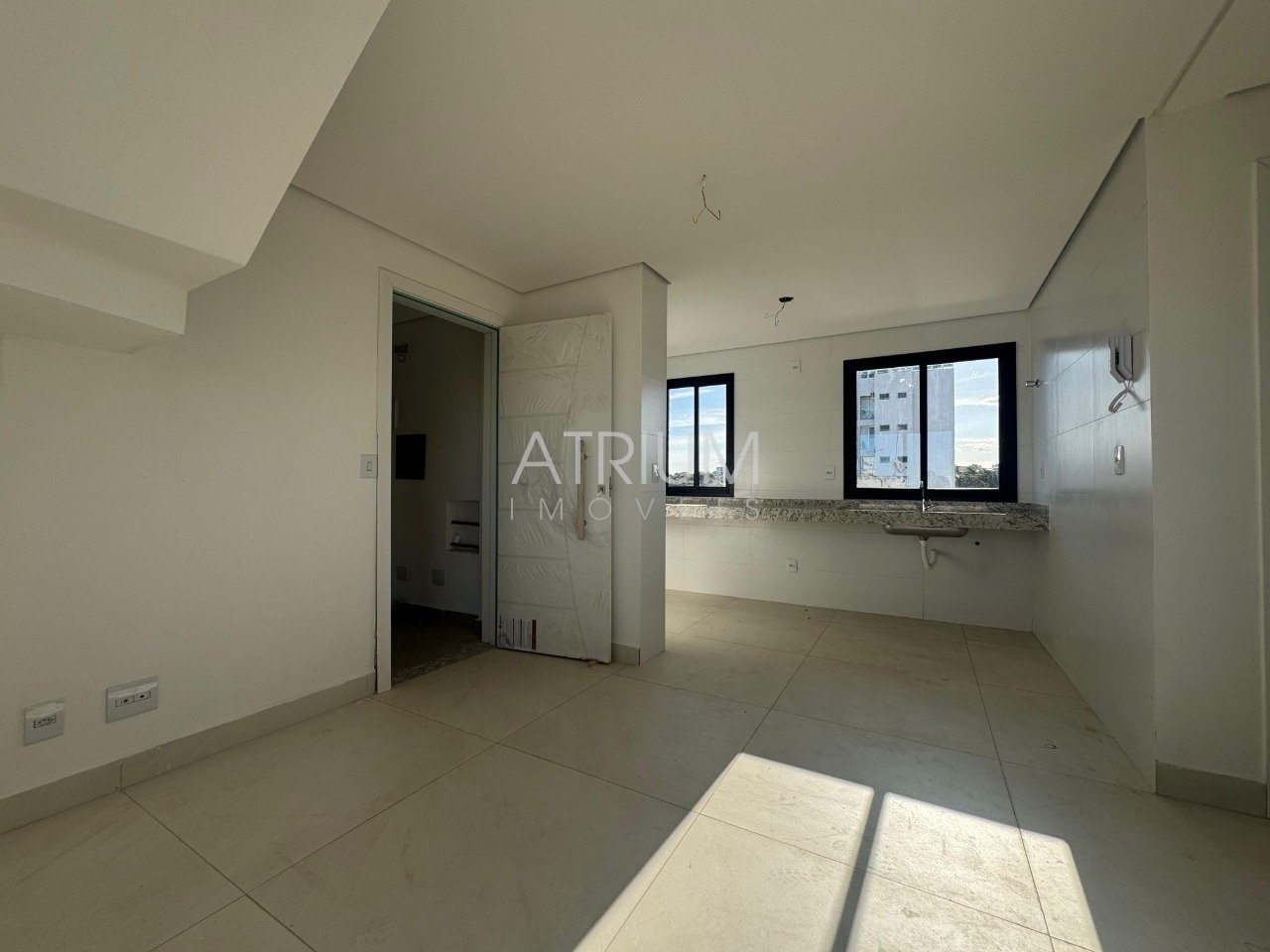 Apartamento com 3 quartos — Santa Mônica, Belo Horizonte
