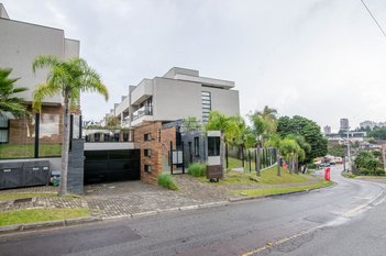 house em Rua Tobias de Macedo Júnior, Santo Inácio - Curitiba - PR