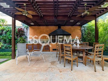 house em Praça Betione, Alto de Pinheiros - São Paulo - SP