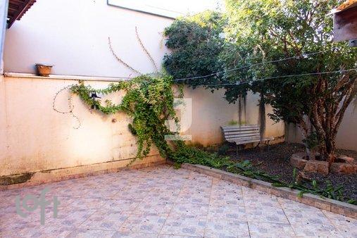 Rua Serapião Aguiar - facade01.jpg