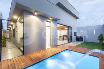 house em Rua Dinarte José Pereira, Novo Mundo - Uberlândia - MG