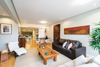 apartment em Vinte e Quatro de Outubro, Moinhos de Vento - Porto Alegre - RS