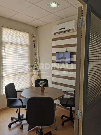 commercial_building em Passeio das Castanheiras, Parque Faber Castell I - São Carlos - SP