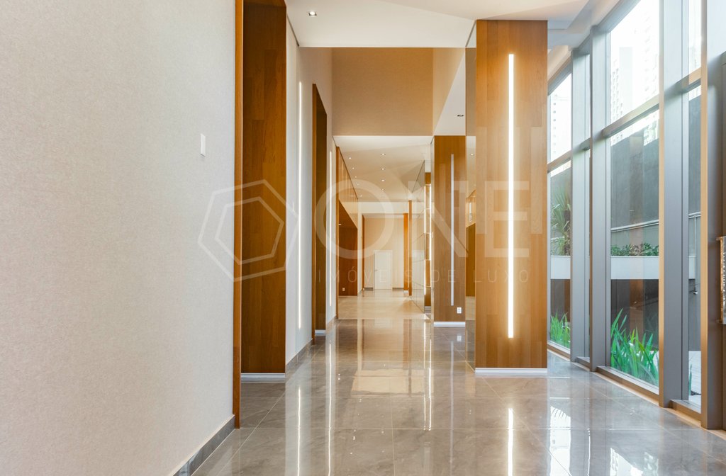 031_hall.jpg