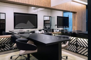 business em Avenida Rondon Pacheco, Saraiva - Uberlândia - MG