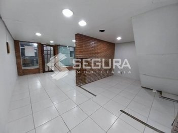 business em Avenida Presidente Franklin Roosevelt, Navegantes - Porto Alegre - RS