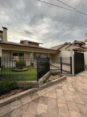 house em Rua Lino Zanonatto, Primeiro de Maio - Farroupilha - RS