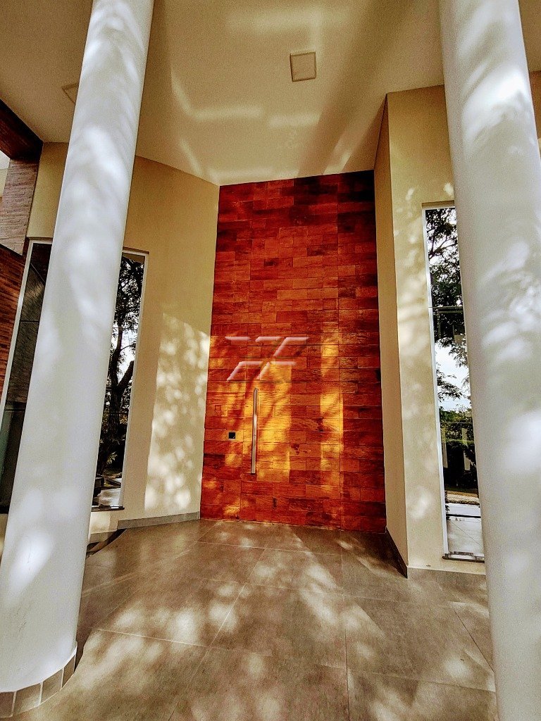 Porta principal de entrada