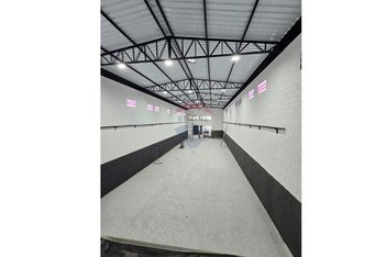 industrial em Rua Oskar Pachler, Vila Suissa - Mogi das Cruzes - SP