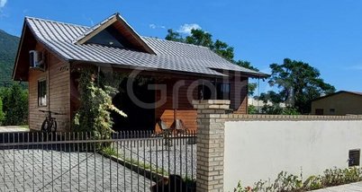 house em Rua Velho Leão do Mar, Praia de Fora - Palhoça - SC