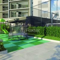 playground-com-escorregador-e-trampolim