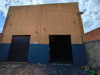 industrial em Avenida Giocondo Maturi, Jardim Maria Luiza - Londrina - PR