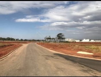 land_lot em Avenida Deputado Federal Mário Eugênio, Parque Residencial Damha - Araraquara - SP