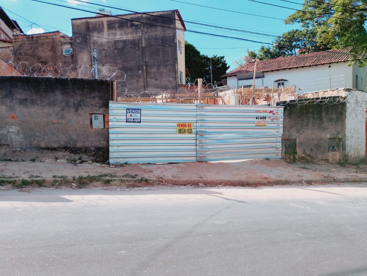 Casa com 2 quartos — Planalto, Belo Horizonte