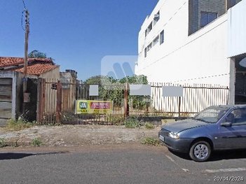 land_lot em Avenida Cesário Alvim, Brasil - Uberlândia - MG