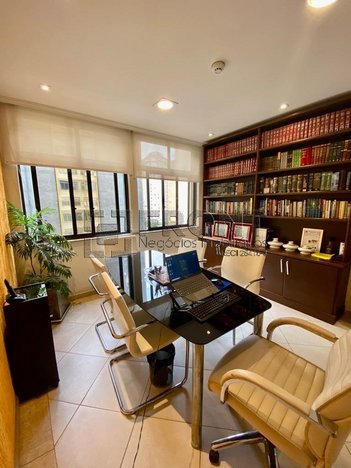 office em Coronel Xavier de Toledo, República - São Paulo - SP