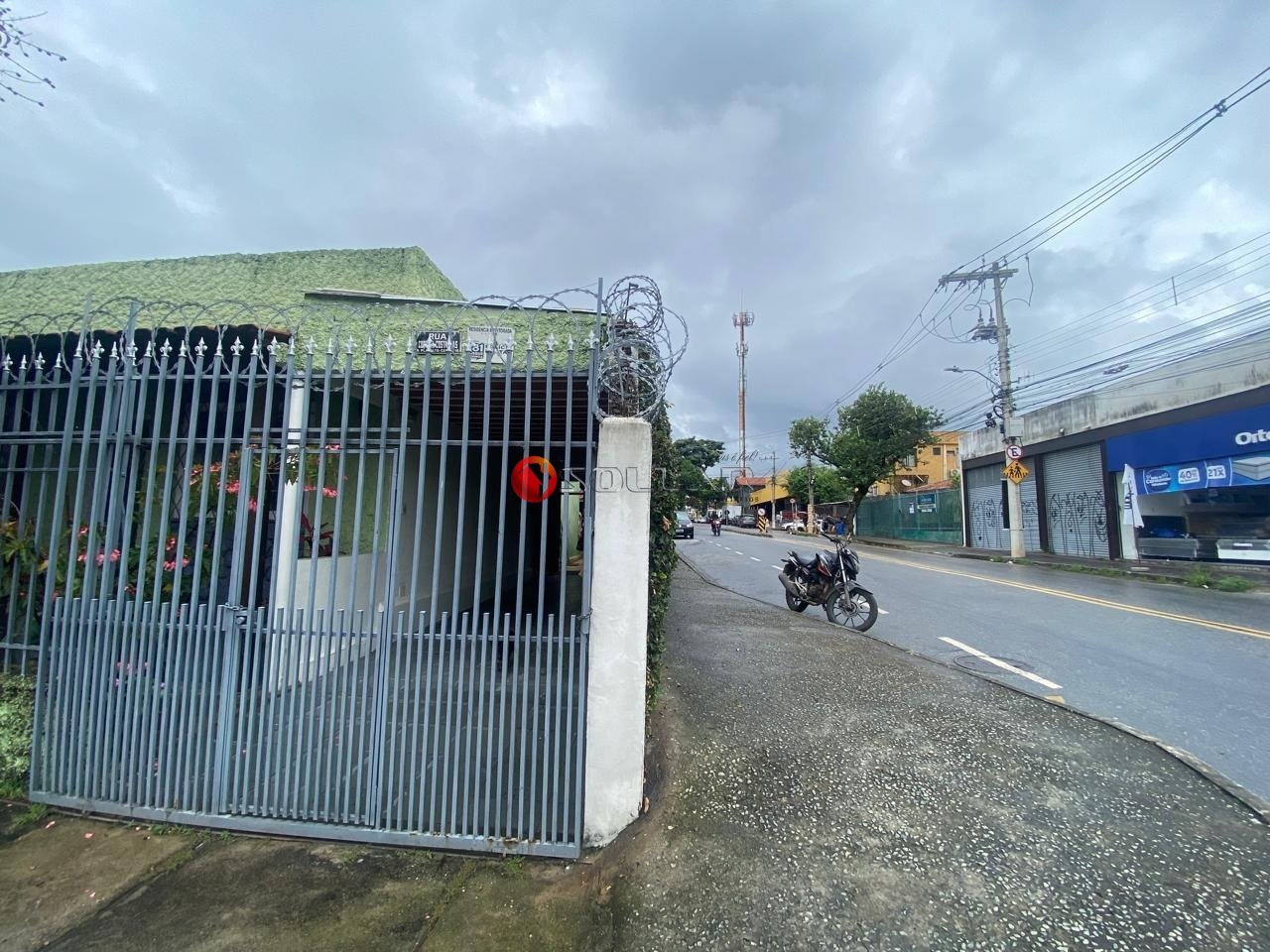 Casa com 3 quartos — Planalto, Belo Horizonte