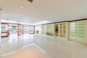 apartment em Rua Desembargador Moreno Loureiro Lima, Boa Vista - Porto Alegre - RS