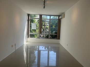 office em Avenida Plínio Brasil Milano, Passo da Areia - Porto Alegre - RS