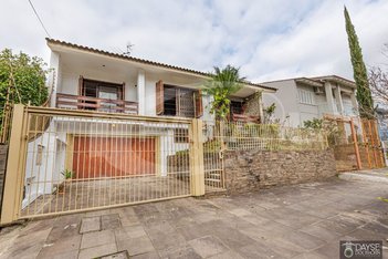 house em Rua Maestro Salvador Campanella, Jardim Itu - Porto Alegre - RS