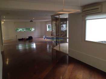 apartment em Rua Jerônimo da Veiga, Jardim Europa - São Paulo - SP