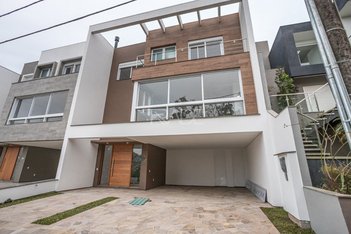 house em Ivo Walter Kern, Hípica - Porto Alegre - RS