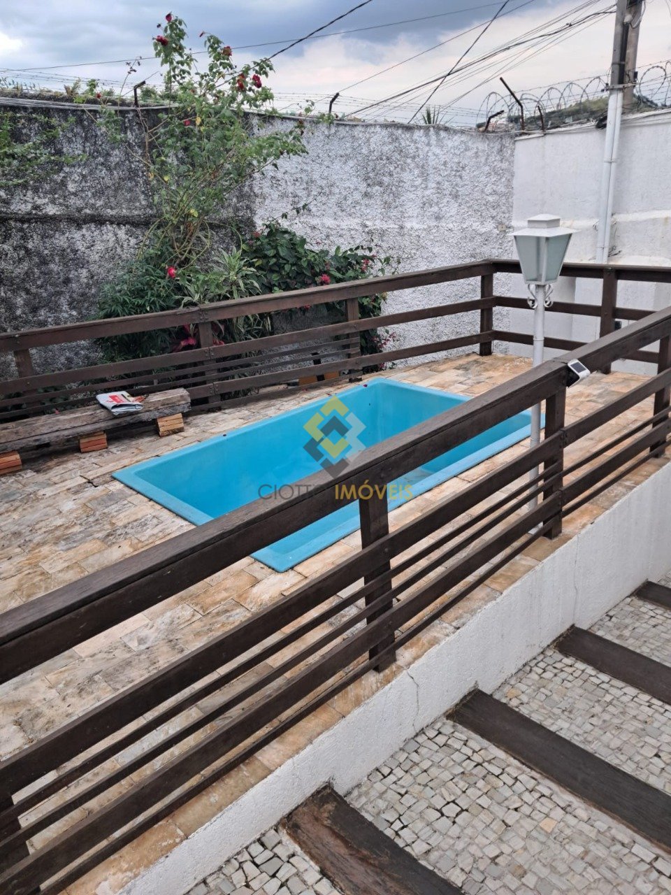 Casa com 3 quartos — Santa Rosa, Belo Horizonte