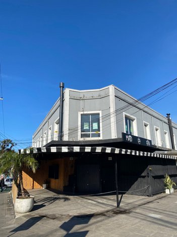 business em Avenida Wenceslau Escobar, Cristal - Porto Alegre - RS