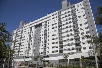 apartment em Rua Bezerra de Menezes, Passo da Areia - Porto Alegre - RS