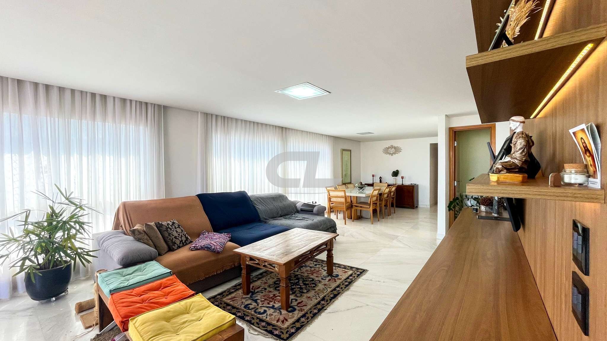 Apartamento com 3 quartos — Serra, Belo Horizonte