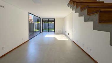 house em Rua das Bauxitas, Pântano do Sul - Florianópolis - SC