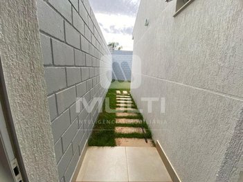 house em Avenida Israel, Laranjeiras - Uberlândia - MG