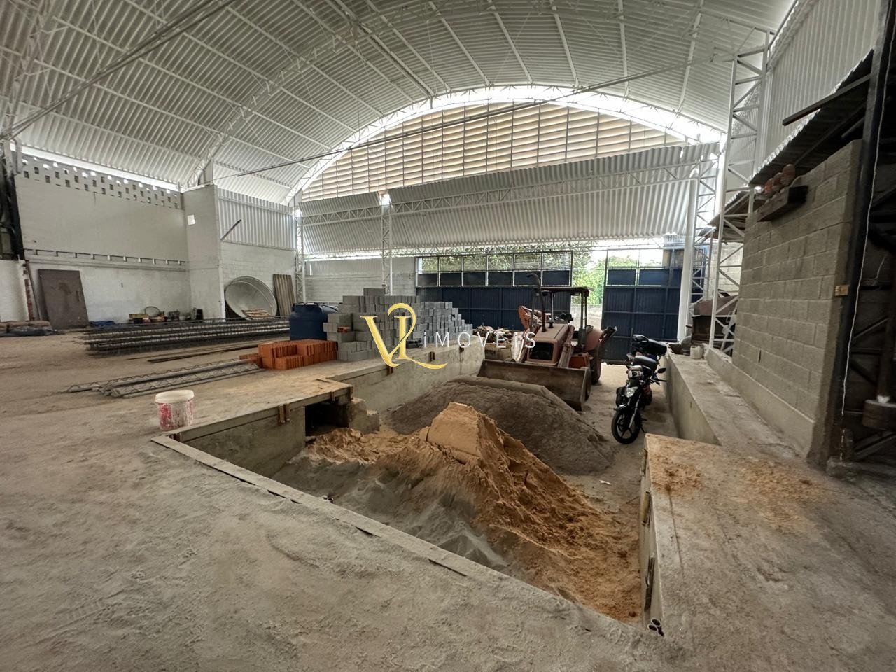 Galpao para locaçao em cotia-area de carga e descarga