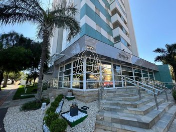apartment em Rua Sílvio Pegoraro, Petrópolis - Londrina - PR