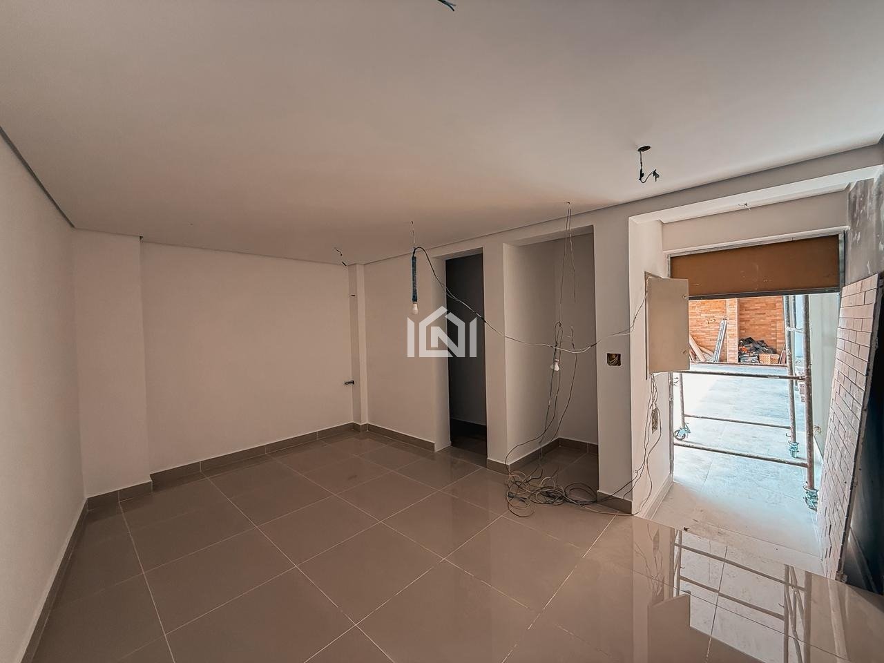 casa a venda no condominio golf village - espaco para academia no terreo