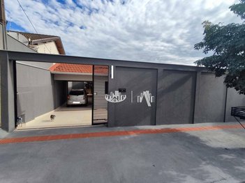 house em Rua Doutor Aristeu dos Santos Ribas, Santa Mônica - Londrina - PR
