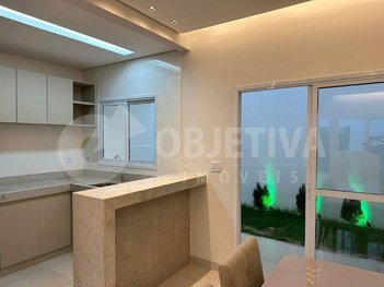 house em Rua João Cabral de Melo Neto, Novo Mundo - Uberlândia - MG