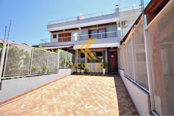 house em Rua Heitor Kramer, Guarujá - Porto Alegre - RS