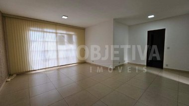 apartment em Avenida Alexandre Ribeiro Guimarães, Saraiva - Uberlândia - MG