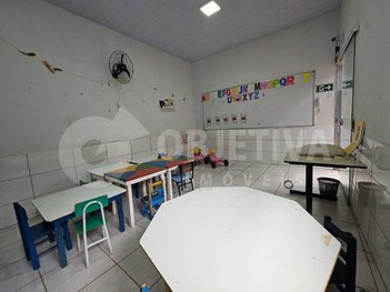 office em Rua Tapuios, Saraiva - Uberlândia - MG