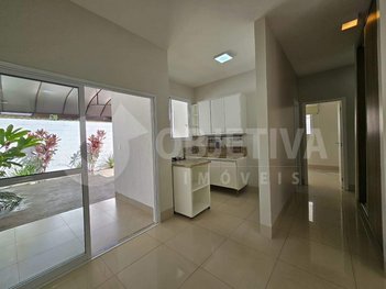 house em Avenida Israel, Laranjeiras - Uberlândia - MG