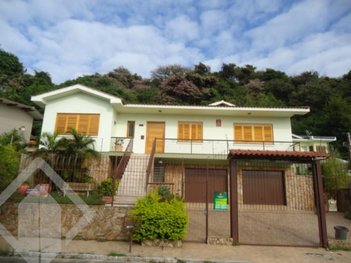 house em Rua Aladim de Araújo Pinto, Centro - Guaíba - RS
